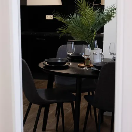 Rentero Apartment, 5 Min National Muzeum Modern Black Rose