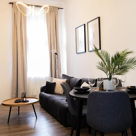 Rentero Apartment, 5 Min National Muzeum Modern Black Rose