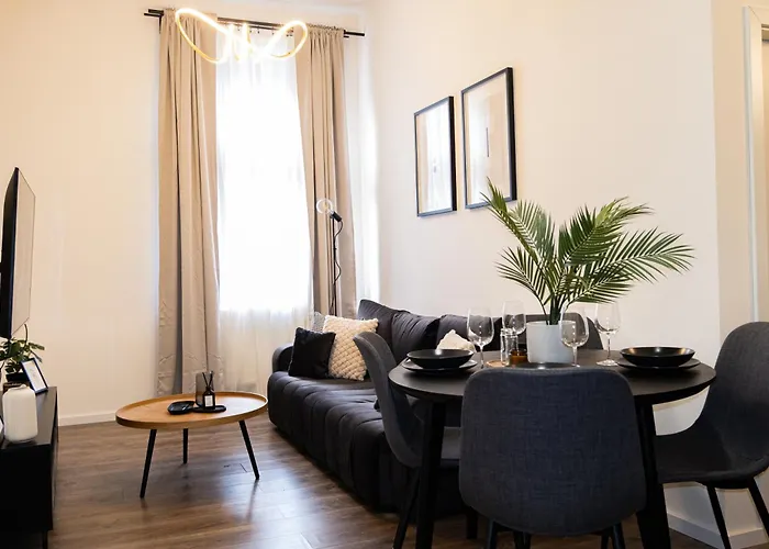 Rentero Apartment, 5 Min National Muzeum Modern Black Rose